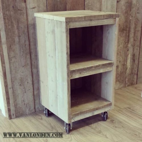 Steigerhouten kastje op wielen Noor (Accessoires voor steigerhouten bedden)