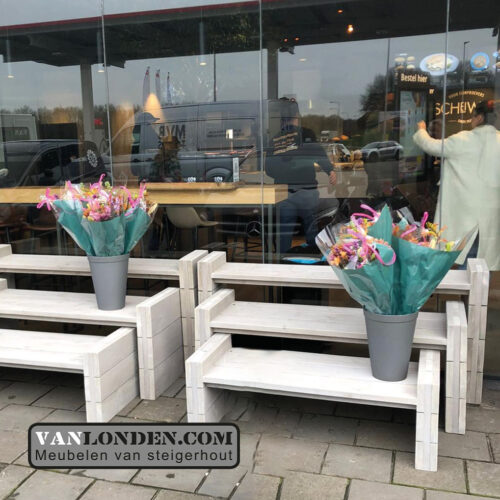 Steigerhouten plantenbakken tankstation OK
