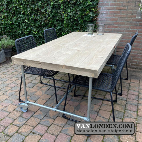 Steigerhouten buistafel Manja (Steigerhouten bureaus op maat gemaakt)