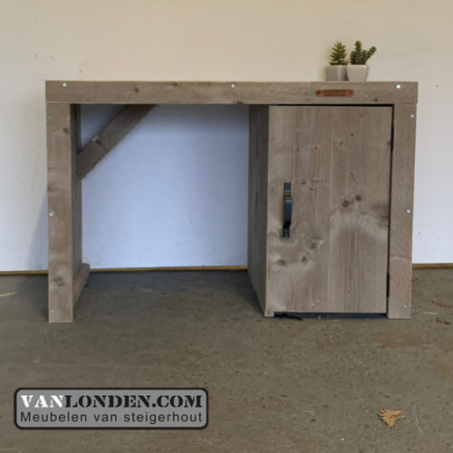 Steigerhouten bureau Mattie (Steigerhouten bureaus op maat gemaakt)