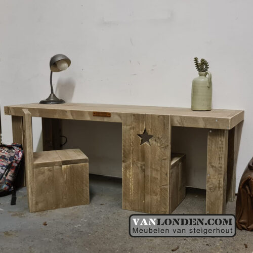 Steigerhouten bureau/speeltafel Jurre (Steigerhouten bureaus op maat gemaakt)