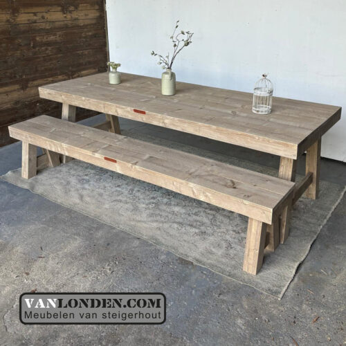 Steigerhouten eettafel Dinah en zitbank (Steigerhouten eettafels online bestellen)
