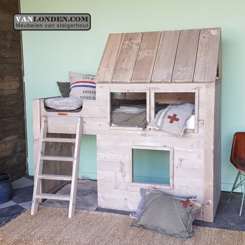 Steigerhouten halfhoogslaper met huisje Joanneke (Sale)