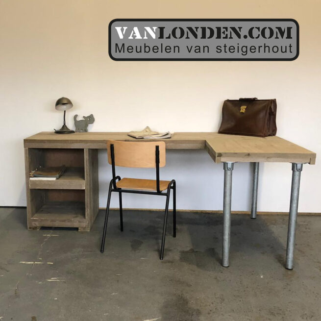 Steigerhouten hoekbureau Stan (Steigerhouten bureaus op maat gemaakt)