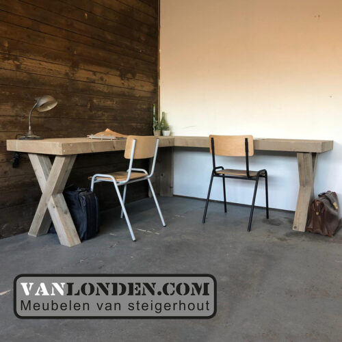 Steigerhouten hoekbureau Wout (Steigerhouten bureaus op maat gemaakt)