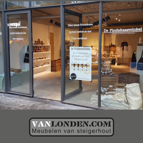 Steigerhouten interieur Pindakaaswinkel
