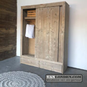 Steigerhouten kast met schuifdeuren en lades Toby (Diverse steigerhouten kasten bestellen)