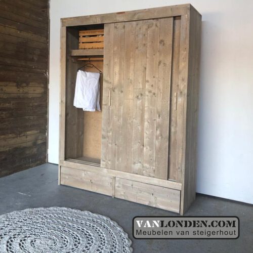 Steigerhouten kast met schuifdeuren en lades Toby (Diverse steigerhouten kasten bestellen)