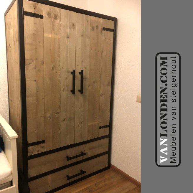 Steigerhouten kledingkast met stalen frame Colombo (Steigerhouten kledingkasten online bestellen)