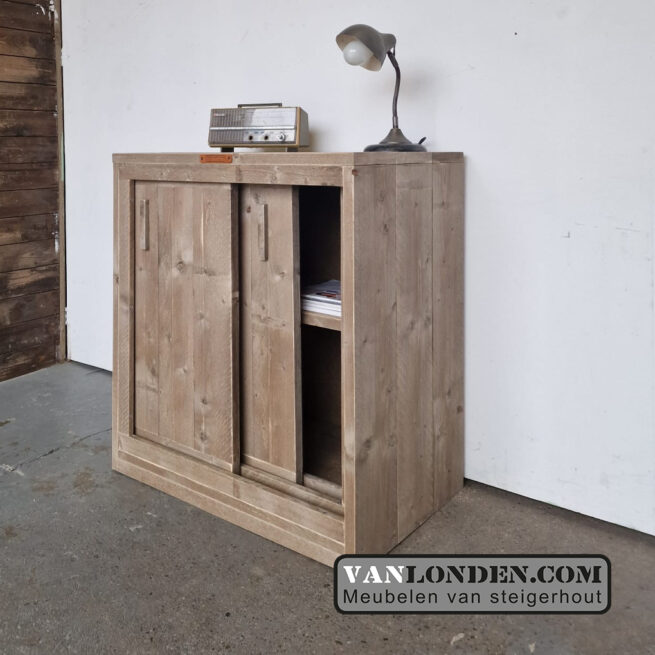 Steigerhouten kastje Lilou met schuifdeuren (Steigerhouten dressoir kasten bestellen)