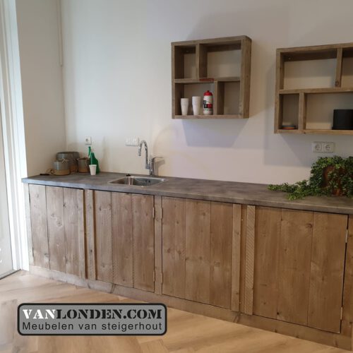 Steigerhouten keuken Pjotr (Steigerhouten buitenkeukens op maat gemaakt)