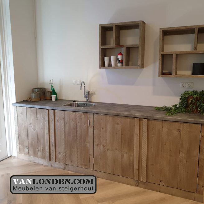 Steigerhouten keuken Pjotr (Steigerhouten buitenkeukens op maat gemaakt)
