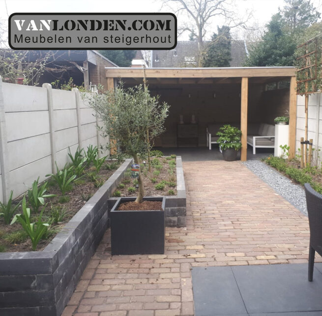 Steigerhouten overkapping met barndeur (Steigerhouten overkappingen bestellen)