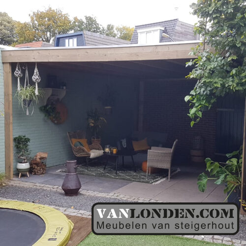 Steigerhouten overkapping tussen 2 muren (Steigerhouten overkappingen bestellen)