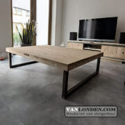 Steigerhouten salontafel Epe met stalen poten (Steigerhouten salontafels online bestellen)