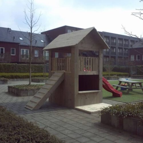 Steigerhouten speelhuizen op maat gemaakt