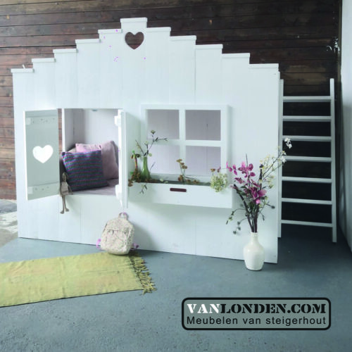 Steigerhouten trapgevel bed Tirza (Steigerhouten halfhoogslapers)