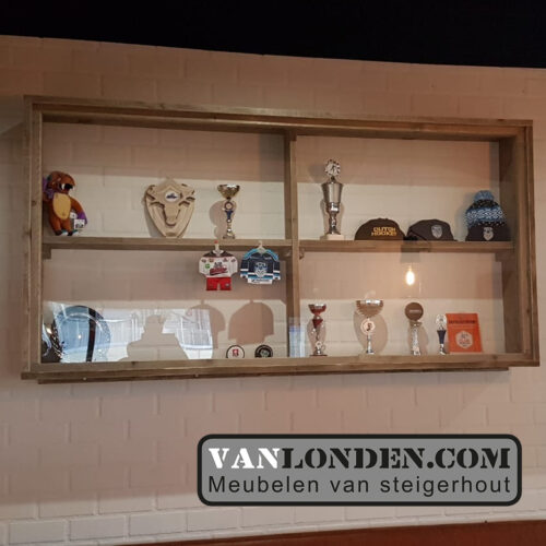 Steigerhouten trofeeën kast