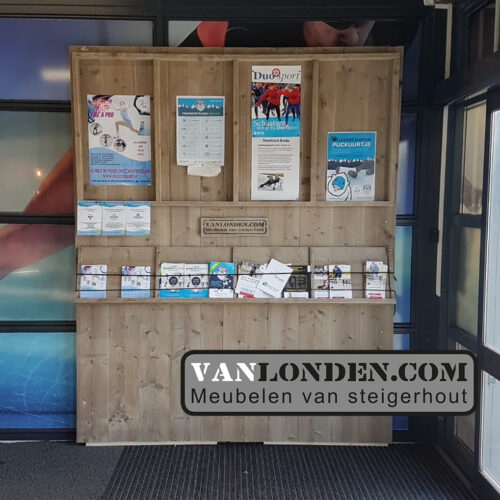 Steigerhouten trofeeën kast en folderkast totaal