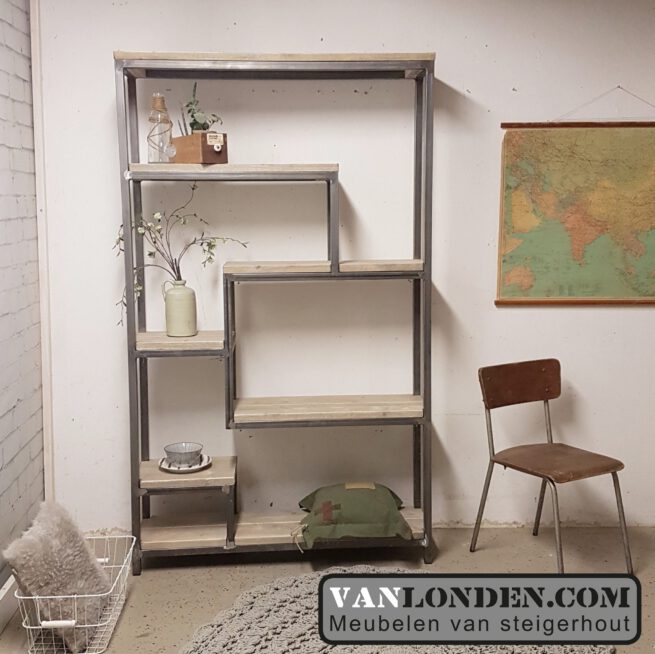 Steigerhouten vakkenkast Lizzy met stalen frame (Diverse steigerhouten kasten bestellen)