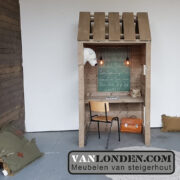 Steigerhouten werkcabine Flore (Steigerhouten bureaus op maat gemaakt)