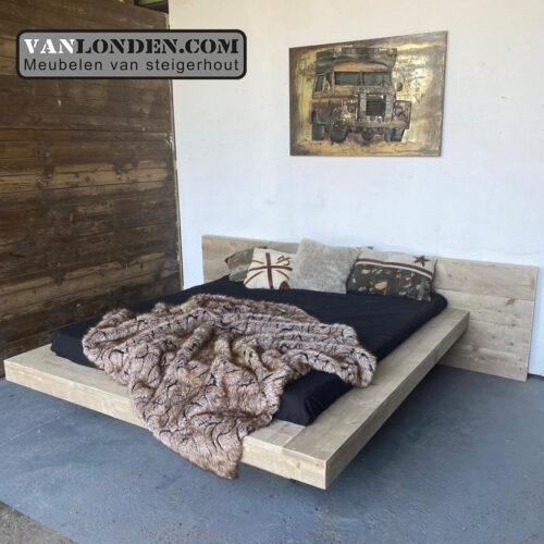 Steigerhouten zwevend tweepersoonsbed Jena (Steigerhouten tweepersoonsbedden)