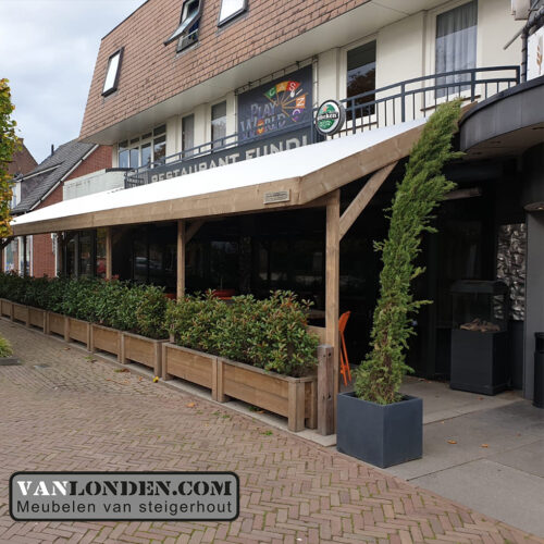 Terrasoverkapping met stalen golfplaten (Steigerhouten overkappingen bestellen)