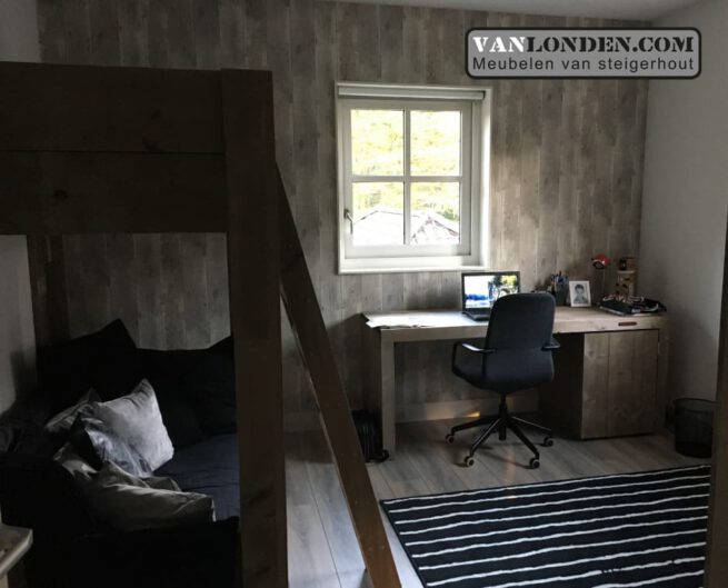 Steigerhouten bureau Aiden (Steigerhouten bureaus op maat gemaakt)