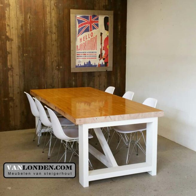 Eettafel Bastiaan van oude bowlingbaan (Steigerhouten eettafels online bestellen)