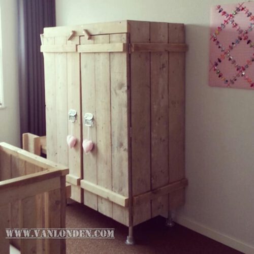 Steigerhouten kledingkast Kiki (Steigerhouten kledingkasten online bestellen)