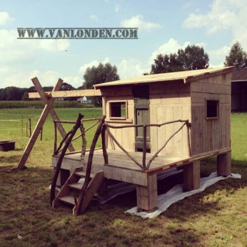 Steigerhouten speelhuis Linde (Steigerhouten speelhuizen op maat gemaakt)
