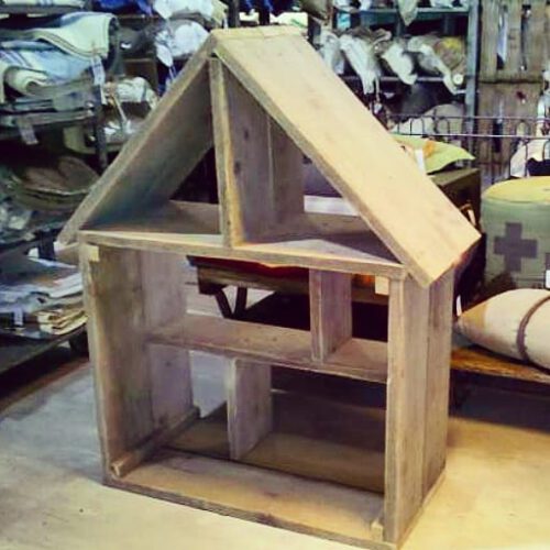 Steigerhouten poppenhuis Jolijn (Steigerhouten speelhuizen op maat gemaakt)