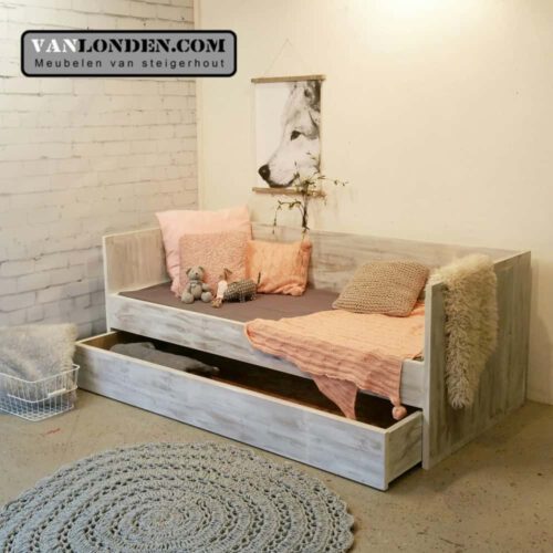 Steigerhouten bedbank Rosanne (Steigerhouten kinderbedden)