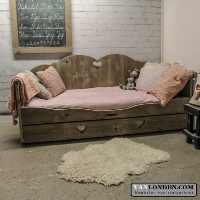 Steigerhouten bedbank Amy (Steigerhouten kinderbedden)