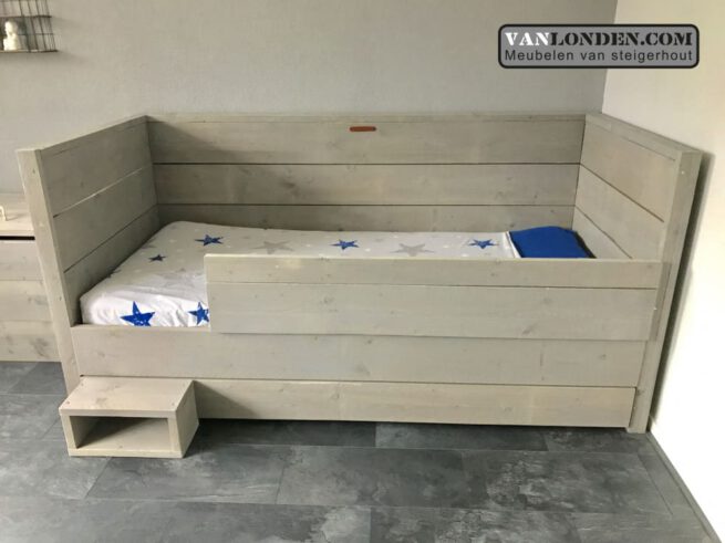 Steigerhouten bedbank Anniek (Steigerhouten kinderbedden)