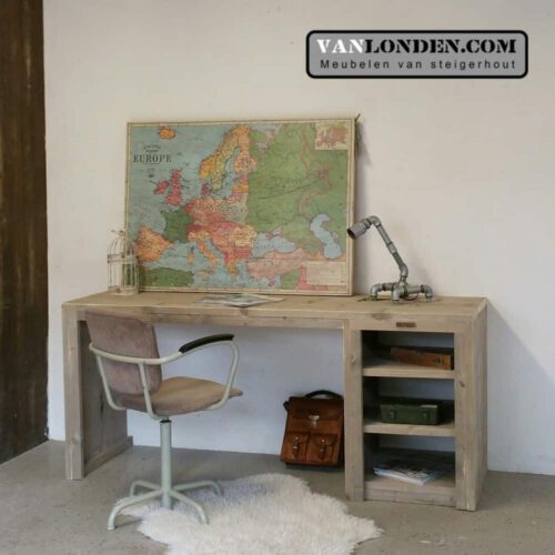 Steigerhouten bureau Jari (Steigerhouten bureaus op maat gemaakt)