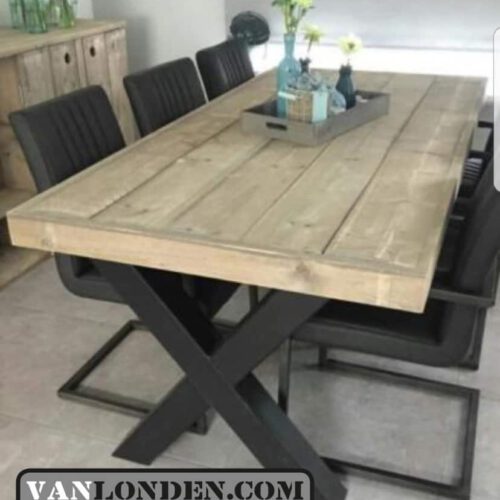 Steigerhouten eettafel stalen x-poot Evert (Steigerhouten eettafels online bestellen)