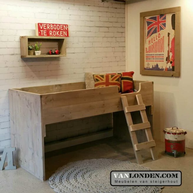 Steigerhouten halfhoogslaper Jur (Steigerhouten halfhoogslapers)