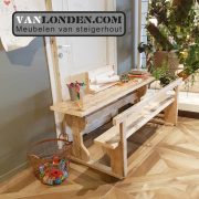 Steigerhouten kids bureau met bankje Fayla (Steigerhouten bureaus op maat gemaakt)