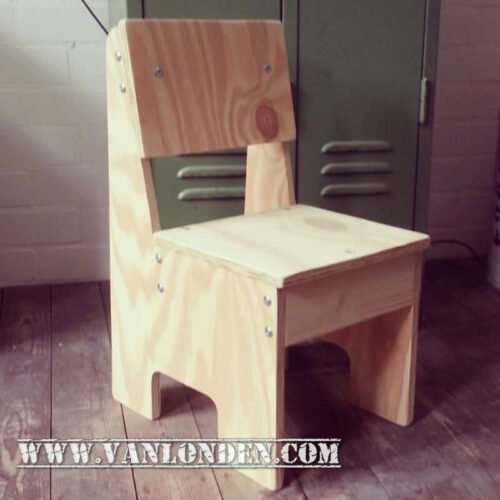 Houten kinderstoel Mark (Steigerhouten stoelen online bestellen)