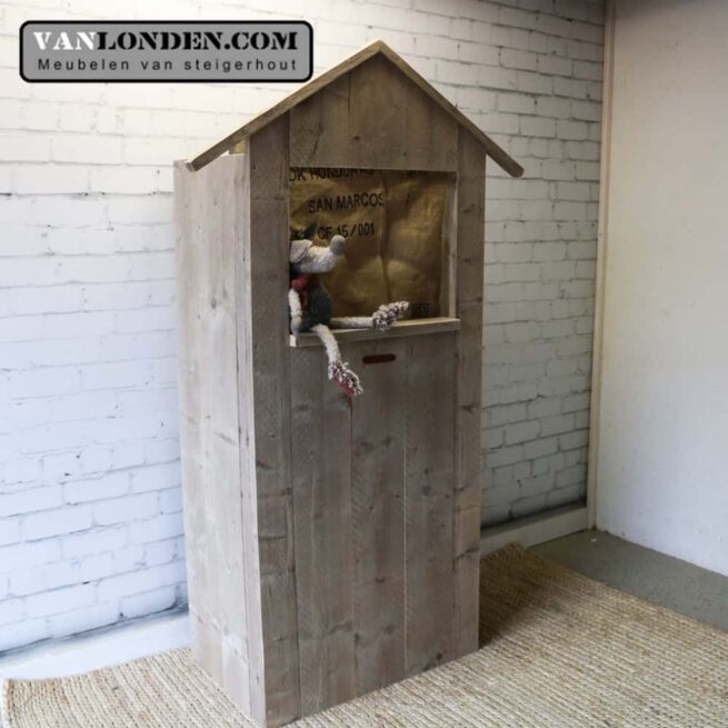 Steigerhouten poppenkast Annemiek (Steigerhouten speelhuizen op maat gemaakt)