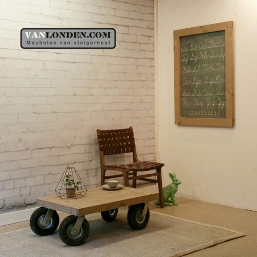 Steigerhouten salontafel op wielen Ger (Steigerhouten salontafels online bestellen)