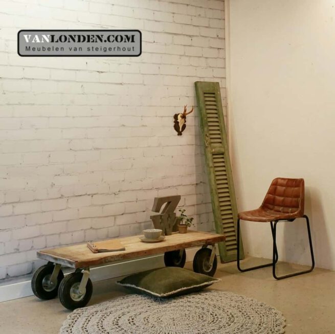 Steenschot houten salontafel op wielen Seth (Bankjes)