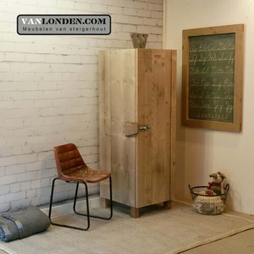 Steigerhouten smalle kledingkast Sven (Steigerhouten kledingkasten online bestellen)