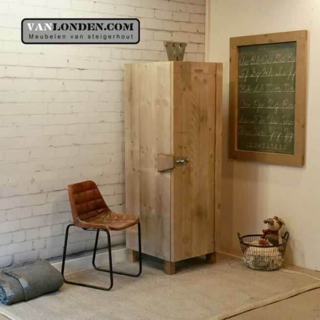 Steigerhouten smalle kledingkast Sven (Steigerhouten kledingkasten online bestellen)