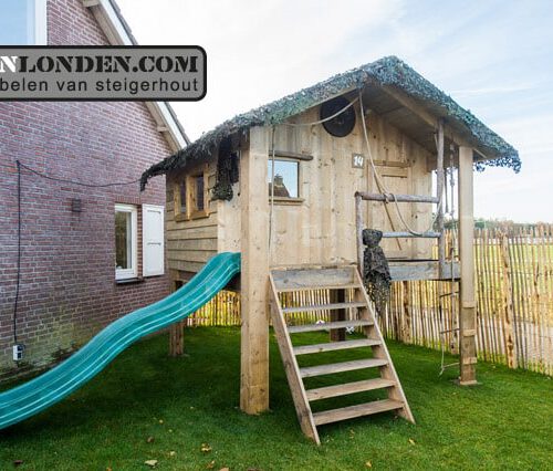 Steigerhouten speelhuis met glijbaan (Steigerhouten speelhuizen op maat gemaakt)