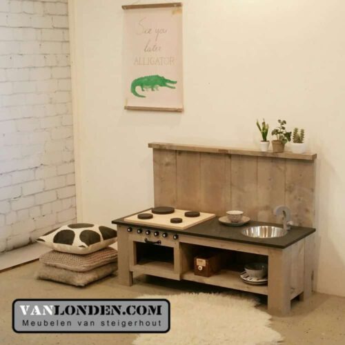 Steigerhouten speelkeuken Kyra (Steigerhouten speelhuizen op maat gemaakt)