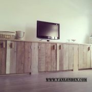 Steigerhouten tv-meubel Vera (Steigerhouten TV-meubels op maat)